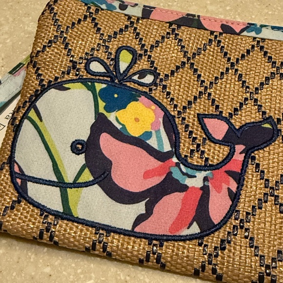 NWT Vera Bradley Marian Floral Beach Wristlet Zip Top - Picture 2 of 6